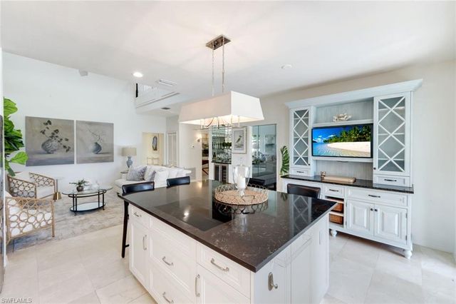 211 Via Napoli, Naples, FL 34105