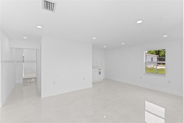 3271 NW 102nd St, Miami, FL 33147