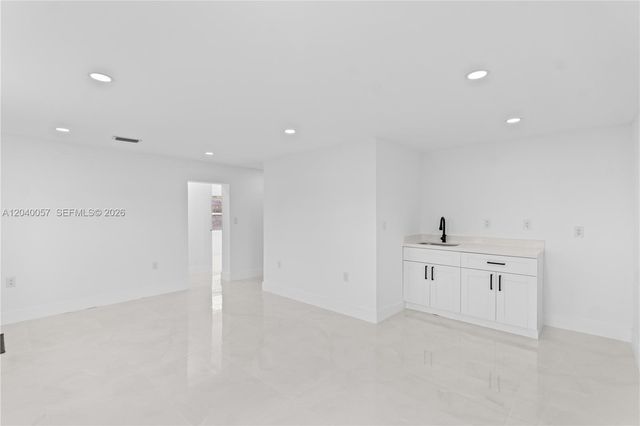 3271 NW 102nd St, Miami, FL 33147
