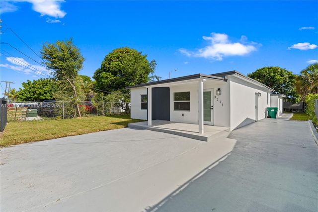 3271 NW 102nd St, Miami, FL 33147
