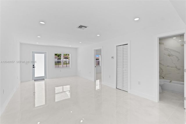 3271 NW 102nd St, Miami, FL 33147