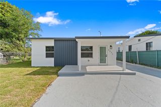 3271 NW 102nd St, Miami, FL 33147