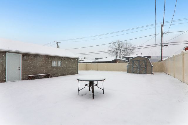 8033 Austin Avenue, Burbank, IL 60459