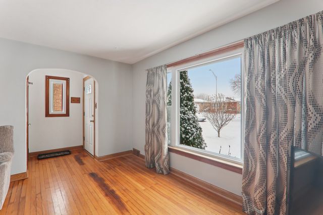 8033 Austin Avenue, Burbank, IL 60459