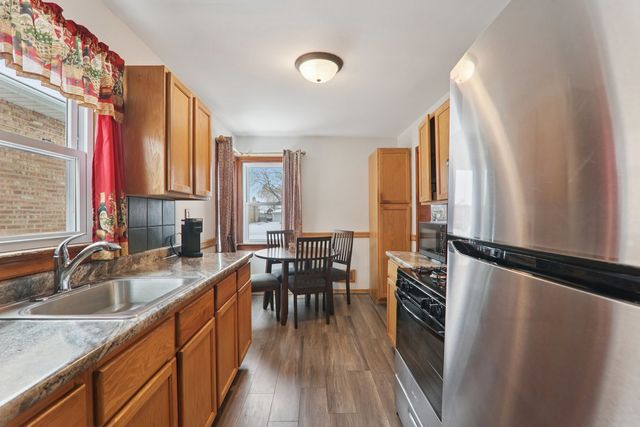 8033 Austin Avenue, Burbank, IL 60459