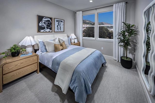726 Point Martin Way, Daly City, CA 94014