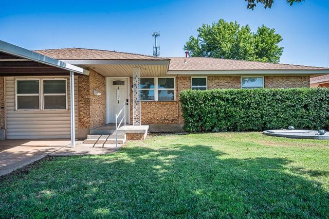 125 SW 6th Street, Moore, OK 73160