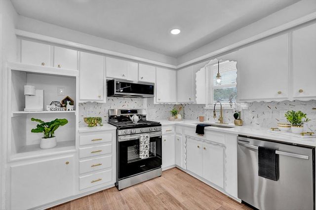 125 SW 6th Street, Moore, OK 73160