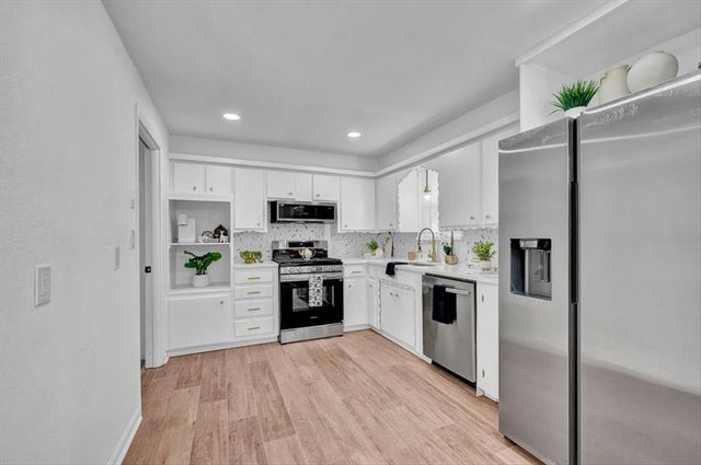 125 SW 6th Street, Moore, OK 73160