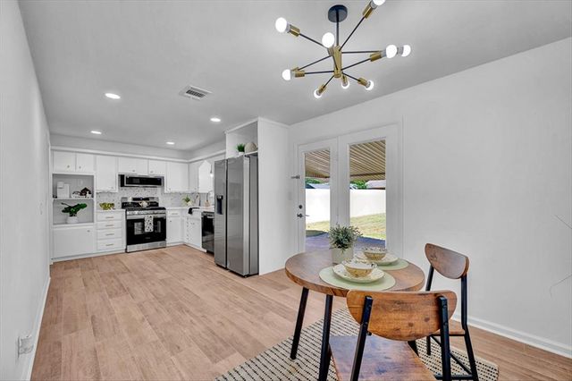 125 SW 6th Street, Moore, OK 73160