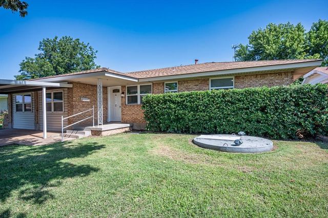 125 SW 6th Street, Moore, OK 73160