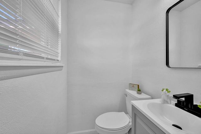 125 SW 6th Street, Moore, OK 73160