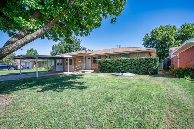 125 SW 6th Street, Moore, OK 73160