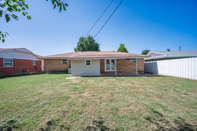 125 SW 6th Street, Moore, OK 73160