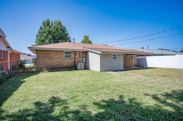125 SW 6th Street, Moore, OK 73160