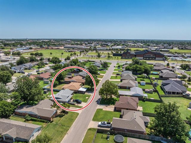 125 SW 6th Street, Moore, OK 73160