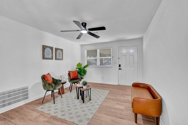 125 SW 6th Street, Moore, OK 73160