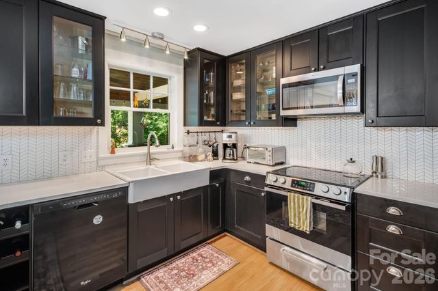 218 S Alta Vista Drive, Saluda, NC 28773