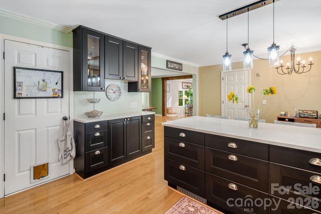 218 S Alta Vista Drive, Saluda, NC 28773