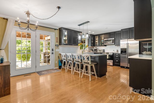 218 S Alta Vista Drive, Saluda, NC 28773