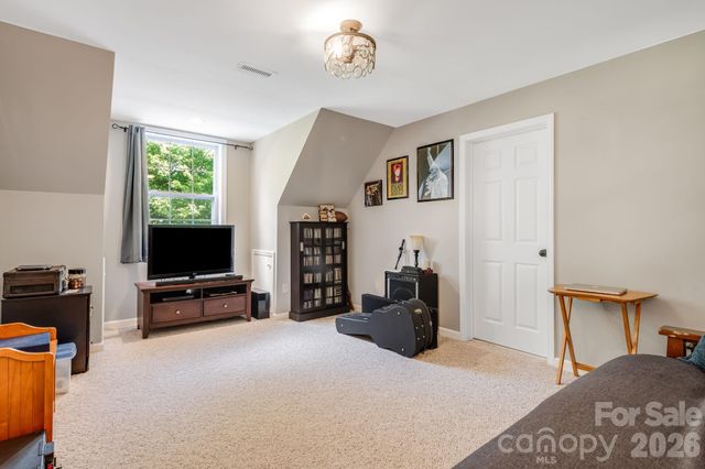 218 S Alta Vista Drive, Saluda, NC 28773