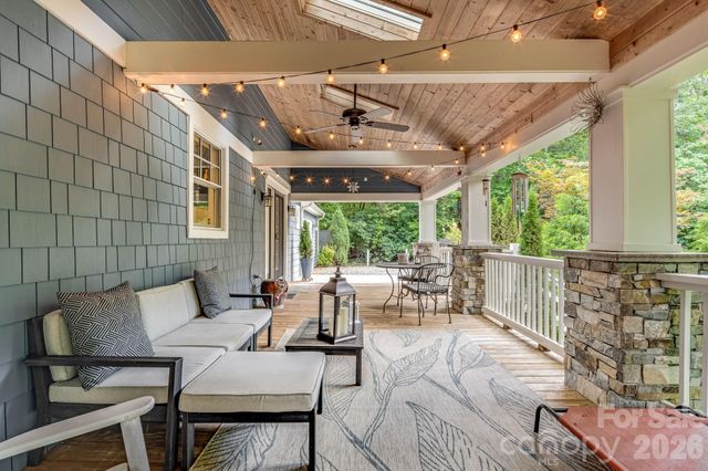 218 S Alta Vista Drive, Saluda, NC 28773