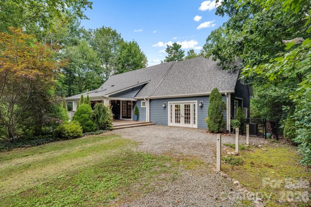 218 S Alta Vista Drive, Saluda, NC 28773
