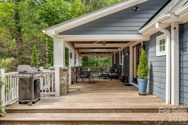 218 S Alta Vista Drive, Saluda, NC 28773