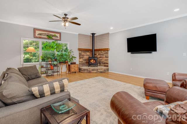 218 S Alta Vista Drive, Saluda, NC 28773