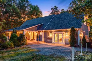 218 S Alta Vista Drive, Saluda, NC 28773