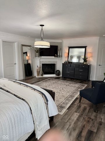 16424 Brookhollow Drive, Westfield, IN 46062