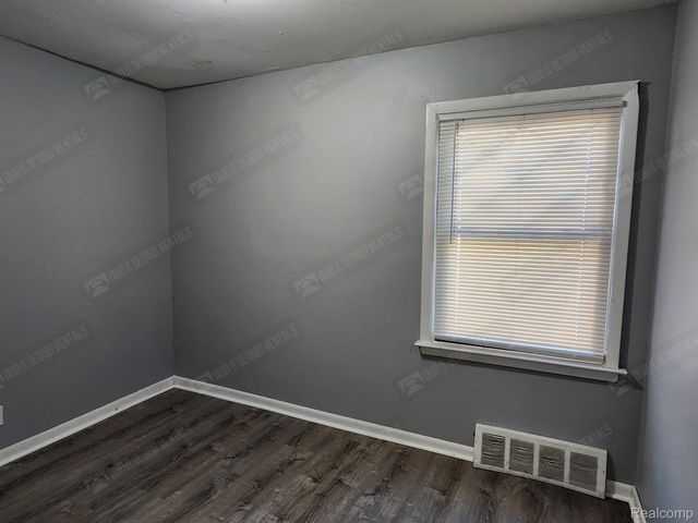 1139 S BASSETT Street, Detroit, MI 48217