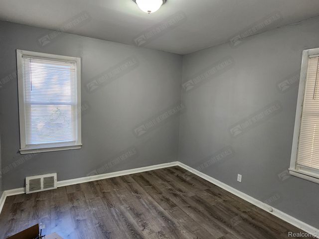 1139 S BASSETT Street, Detroit, MI 48217