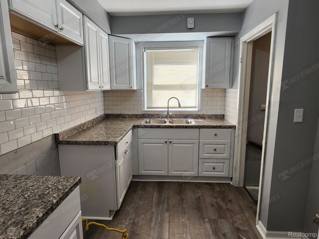 1139 S BASSETT Street, Detroit, MI 48217