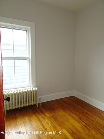 32 - 34 8th Street 3, Hudson, NY 12534