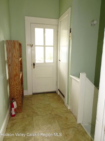 32 - 34 8th Street 3, Hudson, NY 12534