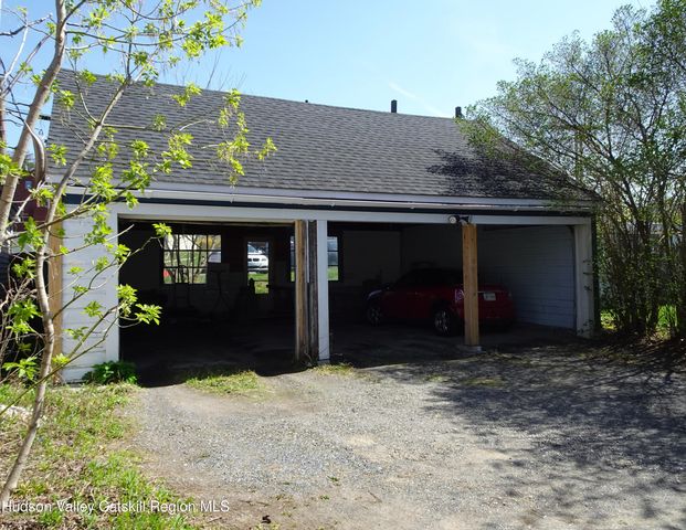 32 - 34 8th Street 3, Hudson, NY 12534