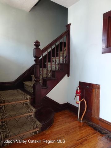 32 - 34 8th Street 3, Hudson, NY 12534