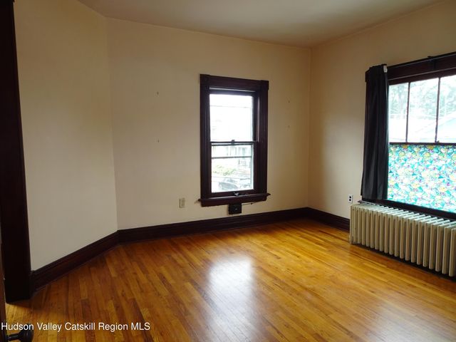 32 - 34 8th Street 3, Hudson, NY 12534