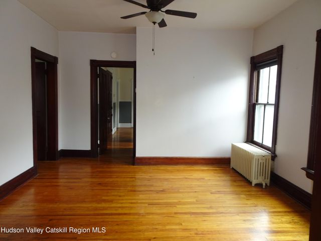 32 - 34 8th Street 3, Hudson, NY 12534