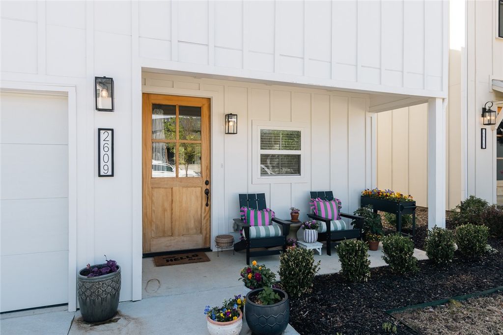2609 N Gulley Grove Circle, Fayetteville, AR 72703