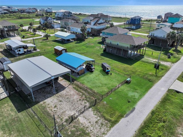 852 S Selwyn, Crystal Beach, TX 77650