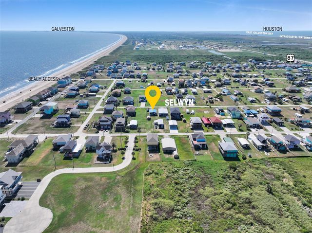 852 S Selwyn, Crystal Beach, TX 77650