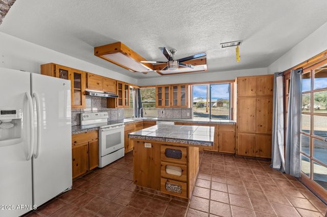 22905 W RANCH Road, Congress, AZ 85332