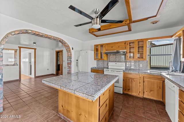22905 W RANCH Road, Congress, AZ 85332