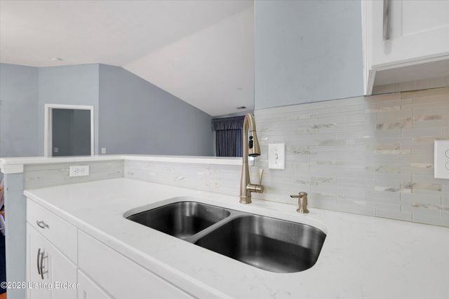 3503 Lennox View Ct 207, Louisville, KY 40299