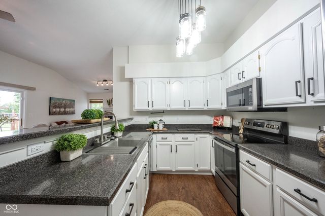 11131 Settlers Court, Fishers, IN 46038