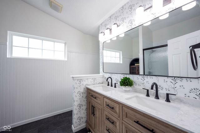 11131 Settlers Court, Fishers, IN 46038
