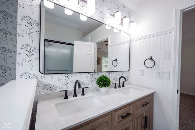 11131 Settlers Court, Fishers, IN 46038