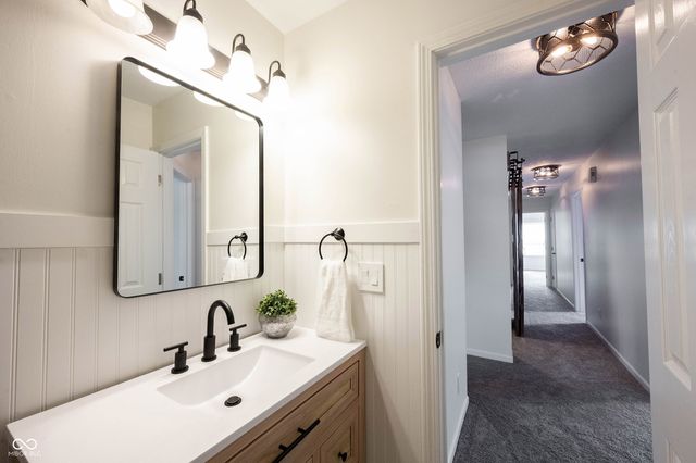 11131 Settlers Court, Fishers, IN 46038